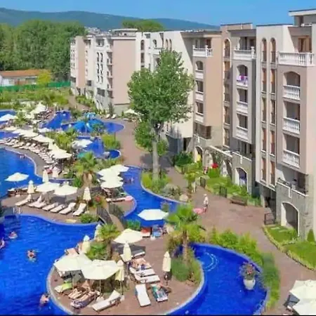Apartment Cascadas, аппартамент-студия с видом на бассейн Sunny Beach